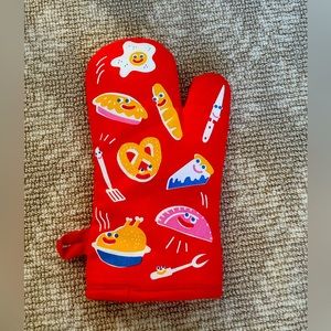 New - silly cartoon oven mitt
